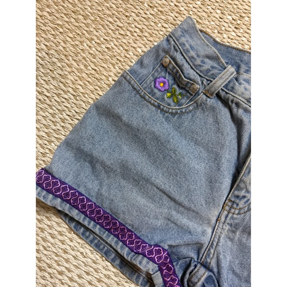 Y2K No Boundaries Vintage High‎ Waisted Denim Shorts Floral Embroidered festival